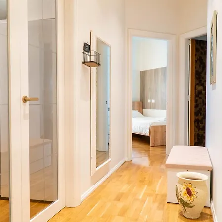 Signature 12 * Tirana