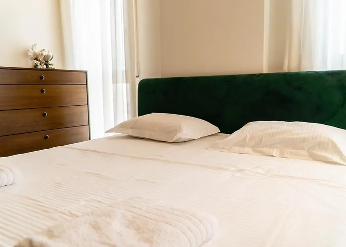 Signature 12 * Tirana