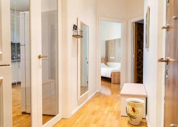 Signature 12 * Tirana